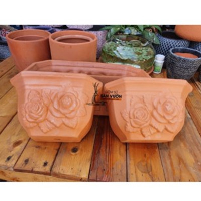 Chậu Treo Trồng Cây Gốm Đất Nung (terracotta) Áp Tường, Vân Hoa Hồng, Size NHỎ 23x14x13cm