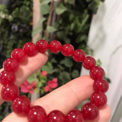 Vòng Tay May Mắn Đá Mã Não Đỏ Đậm Đẹp size 10mm 18 Hạt Nữ mạng Hỏa mạng Thổ ạ Màu Đỏ là màu Chiến Thắng ạ