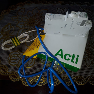 Cầu dao chống giật  RCBO 1P+N-32A- 30mA A9D11832 Schneider