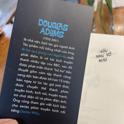 (Combo 2 quyển của Douglas Adams) HẦU NHƯ VÔ HẠI & VĨNH BIỆT, CẢM ƠN VÌ ĐÃ CHO ĂN CÁ – Lê Minh Đức  dịch – Nhã Nam - bìa mềm 