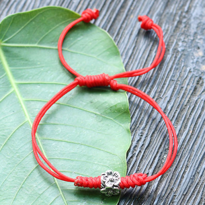 Vòng Kết Dây Đỏ Charm Hoa Bạc 4 Cạnh Ngọc Quý Gemstones GA1