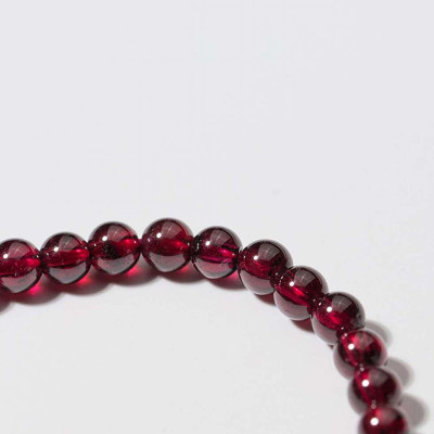 Vòng tay đá Garnet phối thạch anh dâu size hạt 6mm - Ngọc Quý Gemstones