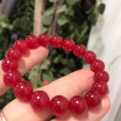 Vòng Tay May Mắn Đá Mã Não Đỏ Đậm Đẹp size 10mm 18 Hạt Nữ mạng Hỏa mạng Thổ ạ Màu Đỏ là màu Chiến Thắng ạ