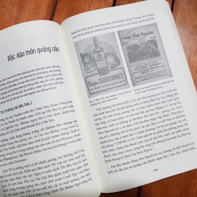 NHỮNG CON CHỮ NGOÀI TRANG SÁCH