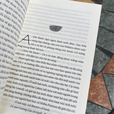 [Cuốn sách bán chạy số 1 toàn cầu] HAI SỐ PHẬN (Tái bản 2023) – Jeffrey Archer – Nguyễn Việt Hải dịch – Huy Hoàng Bookstore – NXB Văn học (Bìa cứng)
