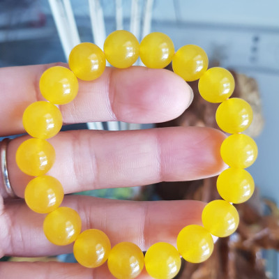 Chiếc Vòng tay đá mã não vàng anh tươi quá đẹp Size hạt 10mm Nữ mệnh kim thổ thủy đeo Vòng vàng anh này người lớn trẻ em nhỏ đeo được hết ạ rất là xinh xắn luôn