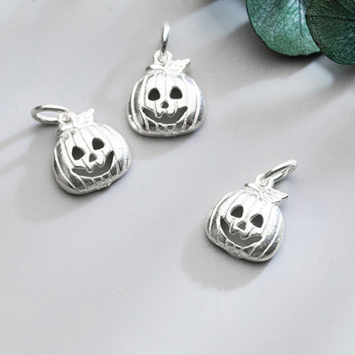 Combo 2 cái charm bạc hình bí halloween treo - Ngọc Quý Gemstones