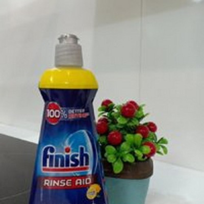 Nước làm bóng và Hỗ Trợ Sấy khô chén, đĩa Finish chai 400ml