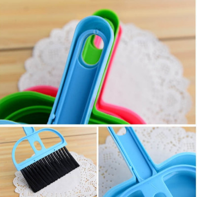 Dụng cụ vệ sinh nhà cửa thông minh 2 trong 1, chổi quét dọn mini kèm đồ hốt rác giúp dọn sạch bụi bám trên máy tính, góc tủ, cửa sổ,... GROFA- giao màu ngẫu nhiên
