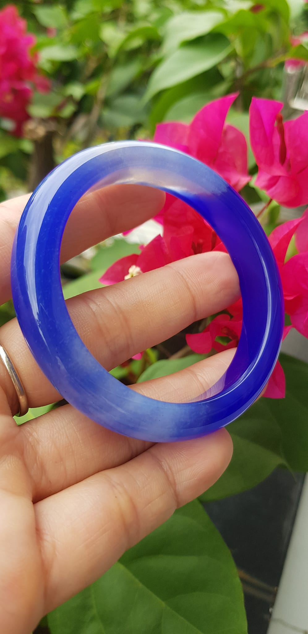 Vòng tay Nữ Bản Hẹ Đá Mã Não Xanh Dương Đậm nhạt 1 bên đều đẹp Vòng tay Ni 52mm x Cao 11mm x dầy 8mm Nữ mệnh Thủy mệnh môch 50kg - 54kg đeo ạ