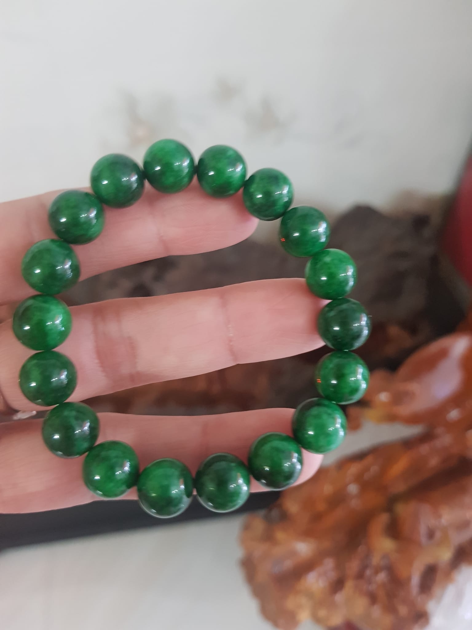 Vòng cẩm thạch xanh đậm rẻ đẹp Nữ mạng mộc mạng hỏa mạng thủy ạ Size vòng 10mm nữ đeo lên tay màu xanh hy vọng tươi sáng đẹp ạ
