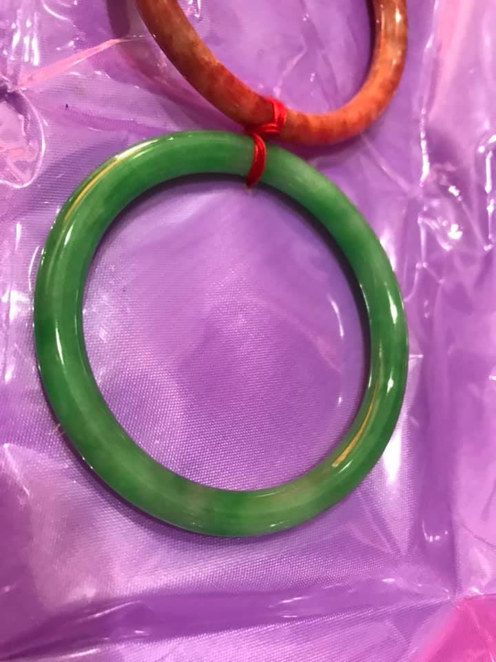 1 CHIẾC VÒNG ĐÁ CẨM THẠCH TRÒN MỎNG 48MM MÀU XANH LÁ TƯƠI SIZE VÒNG 48MM X BẢN MỎNG 6MM NỮ MỘC HỎA MẠNG 35KG-48KG