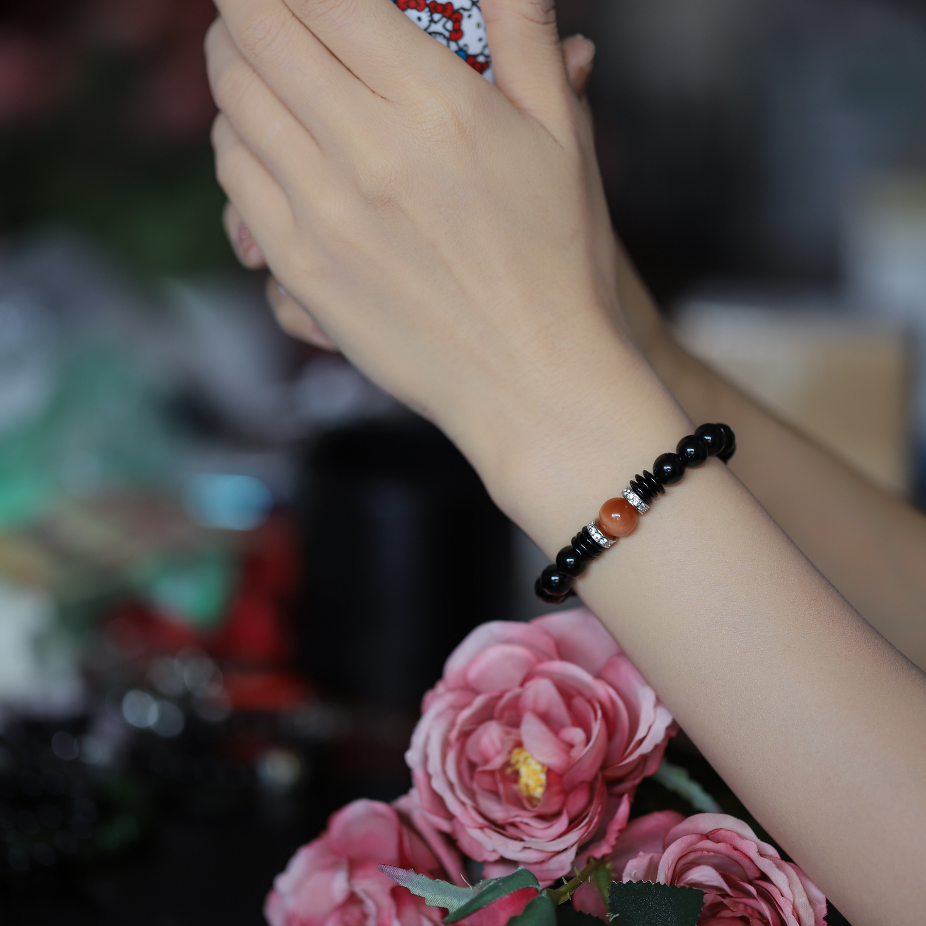Vòng tay nữ đá Mã Não Đen 8 ly mix MH Hồng