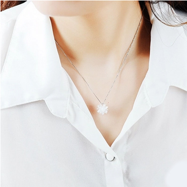 Dây chuyền nữ hoa đá bông tuyết phale đơn giản ấn tượng