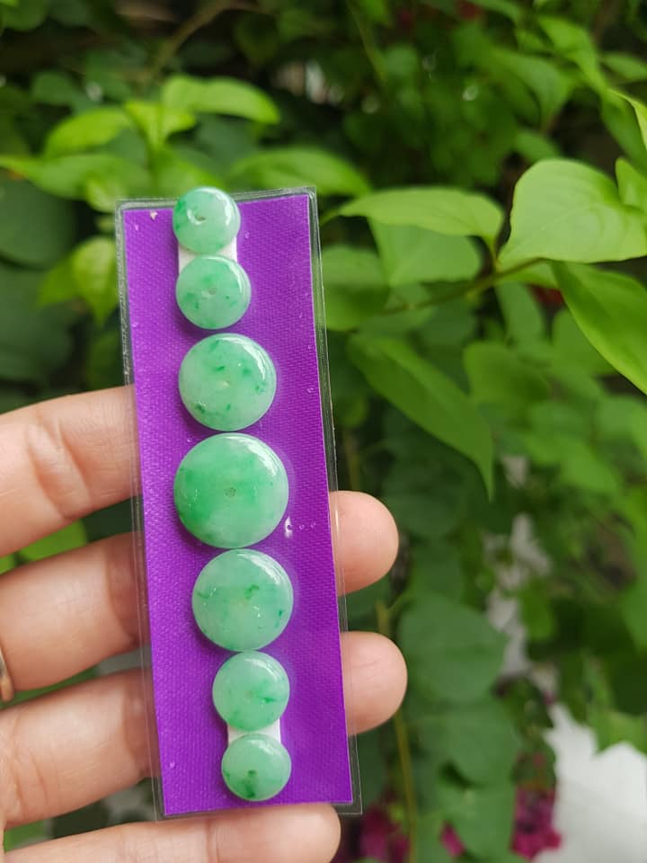Bộ Trang Sức Lắc Tay Gồm Dãy 7 Đồng Tiền Xanh lớn nhỏ đều quá đẹp Chất liệu đá cẩm thạch tự nhiên mệnh mộc hỏa thủy Nữ bọc vàng làm lắc tay đeo rất đẹp tuyệt vời ạ