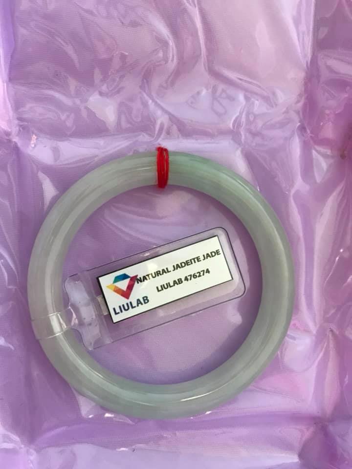Vòng tay Đá Cẩm Thạch tự nhiên TRUNG SỊN 50mm x Dầy 8mm XANH NGỌC NHẸ NHÀNG BÓNG ĐẸP Kèm Giấy Kiểm định Liulab No 476274 Hợp Nữ Mệnh Mộc Hỏa Thủy 50kg - 55kg đeo ạ