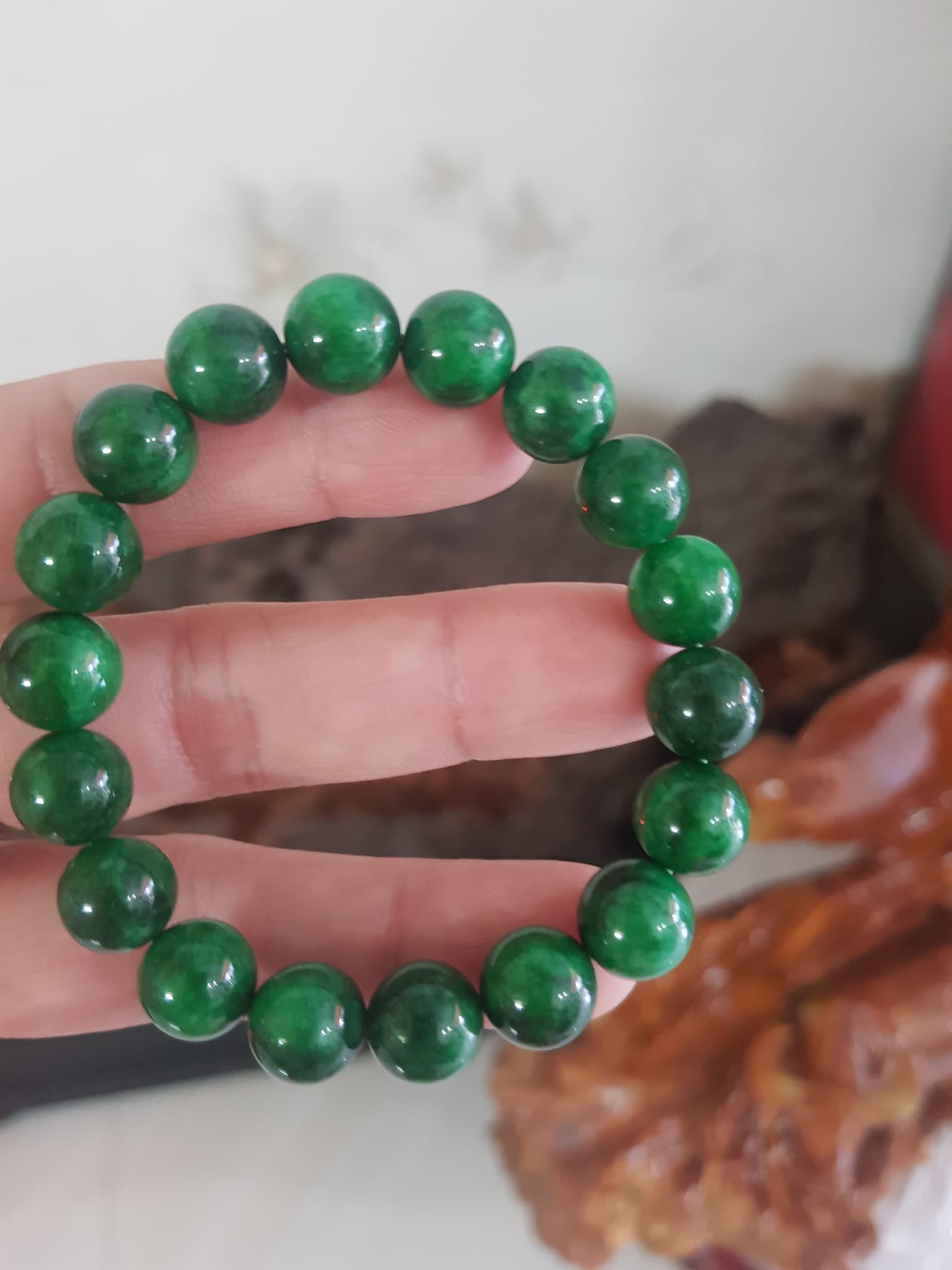 Vòng cẩm thạch xanh đậm rẻ đẹp Nữ mạng mộc mạng hỏa mạng thủy ạ Size vòng 10mm nữ đeo lên tay màu xanh hy vọng tươi sáng đẹp ạ
