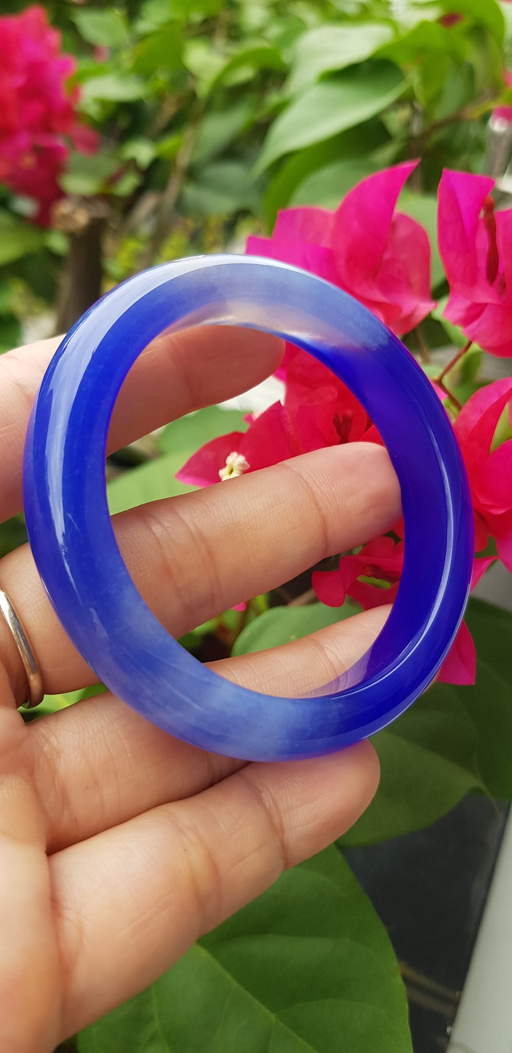 Vòng tay Nữ Bản Hẹ Đá Mã Não Xanh Dương Đậm nhạt 1 bên đều đẹp Vòng tay Ni 52mm x Cao 11mm x dầy 8mm Nữ mệnh Thủy mệnh môch 50kg - 54kg đeo ạ