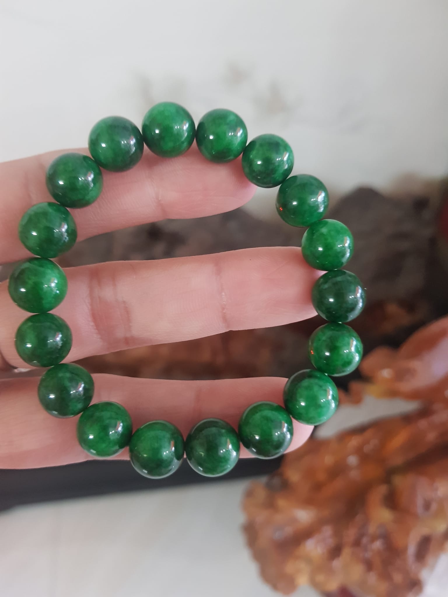 Vòng cẩm thạch xanh đậm rẻ đẹp Nữ mạng mộc mạng hỏa mạng thủy ạ Size vòng 10mm nữ đeo lên tay màu xanh hy vọng tươi sáng đẹp ạ