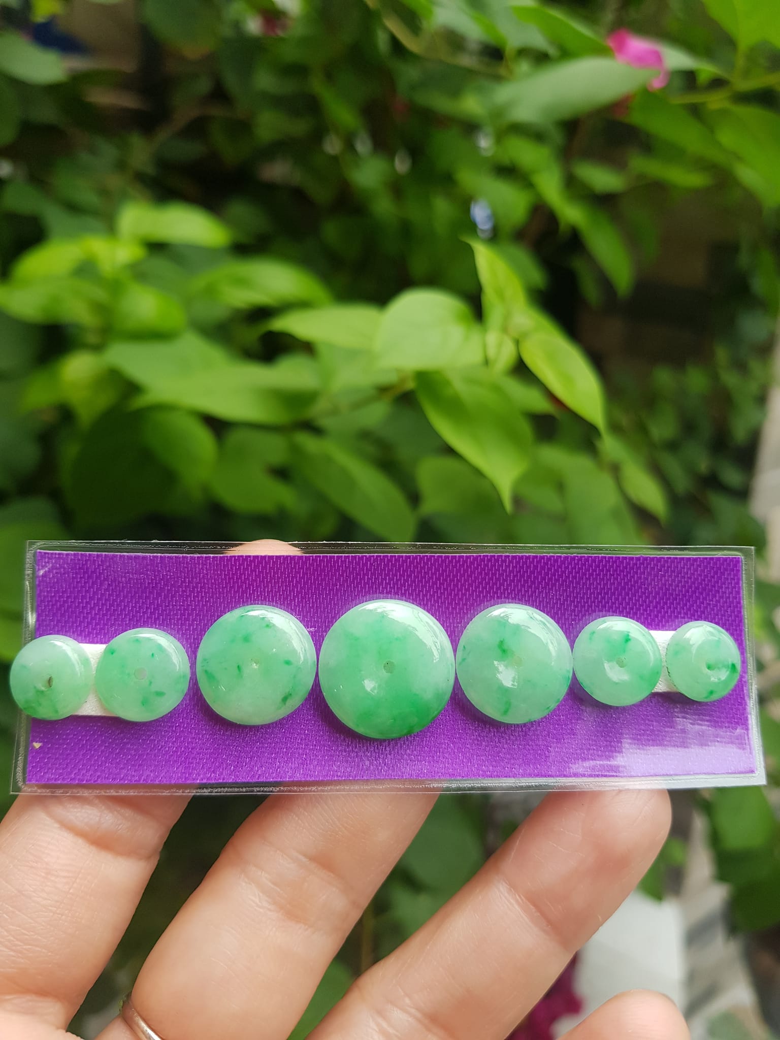 Bộ Trang Sức Lắc Tay Gồm Dãy 7 Đồng Tiền Xanh lớn nhỏ đều quá đẹp Chất liệu đá cẩm thạch tự nhiên mệnh mộc hỏa thủy Nữ bọc vàng làm lắc tay đeo rất đẹp tuyệt vời ạ