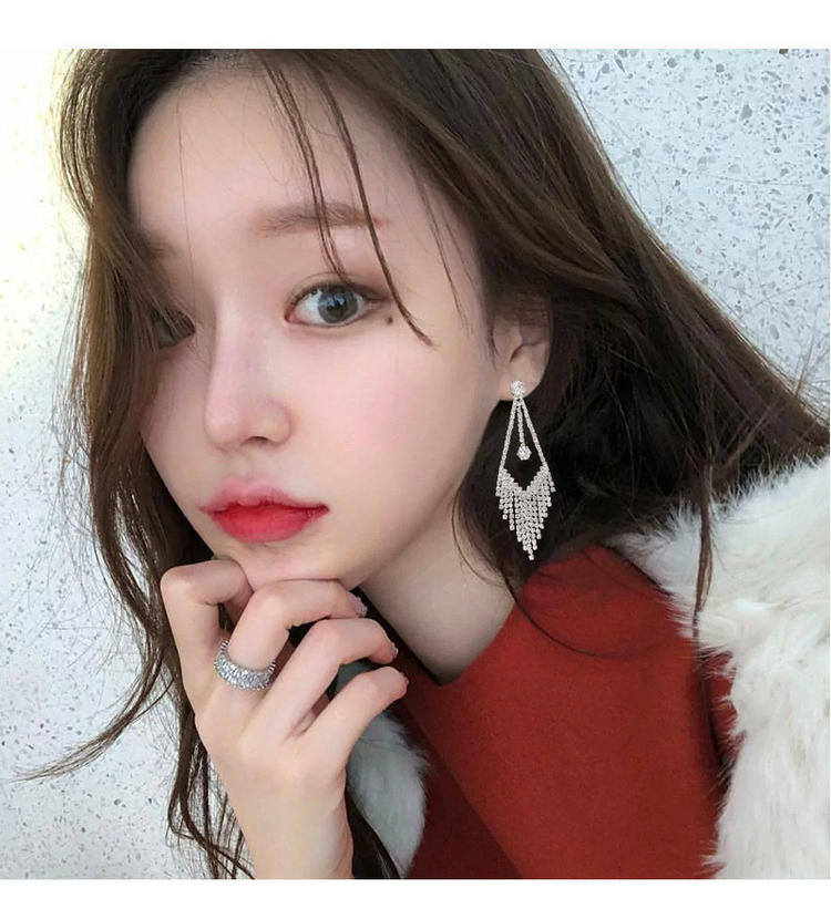 Bông tai hot girl sang chảnh đính đá bản to ấn tượng