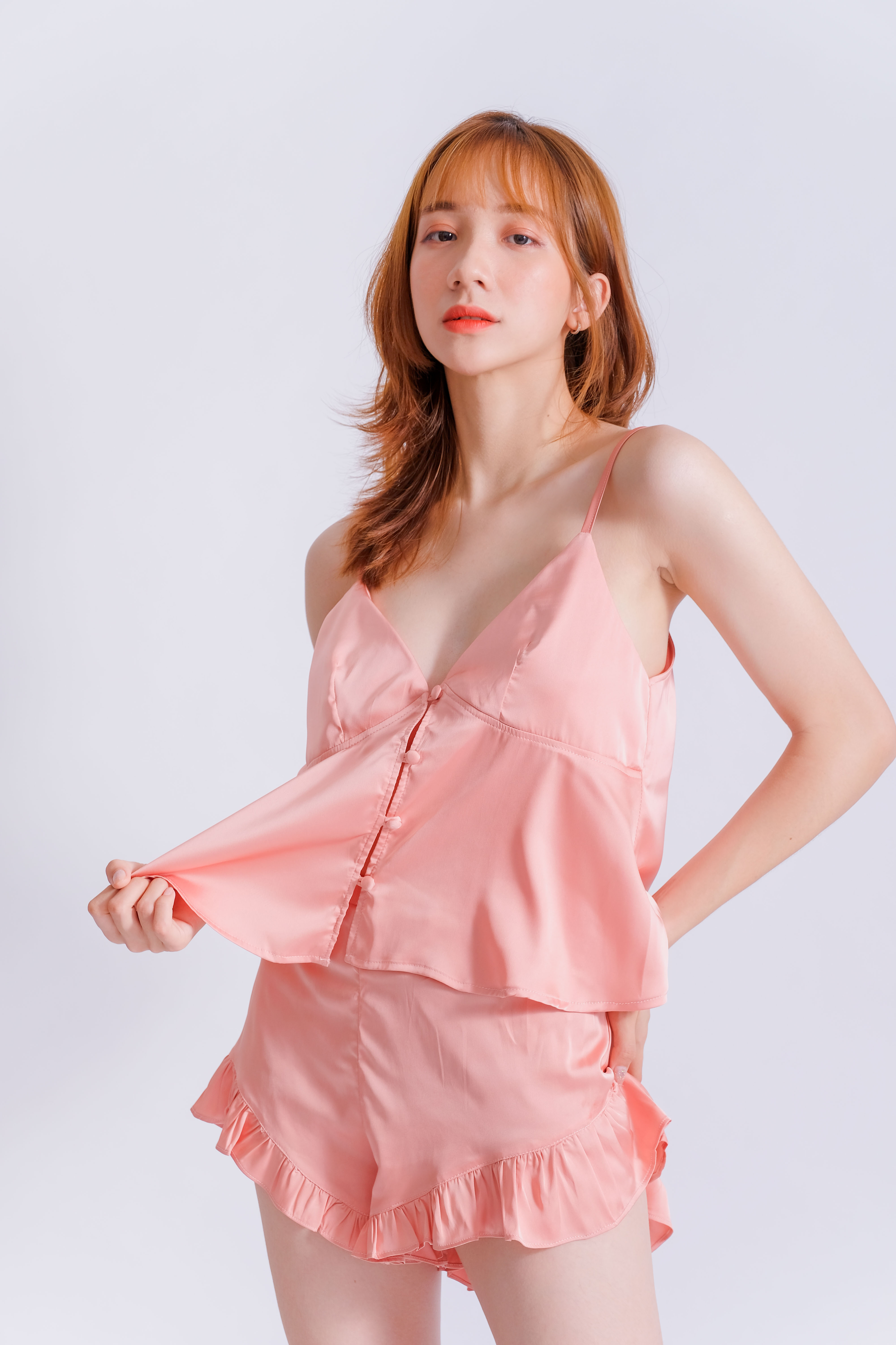 Bộ đồ ngủ dây ngắn Pink Stull nút bọc hồng