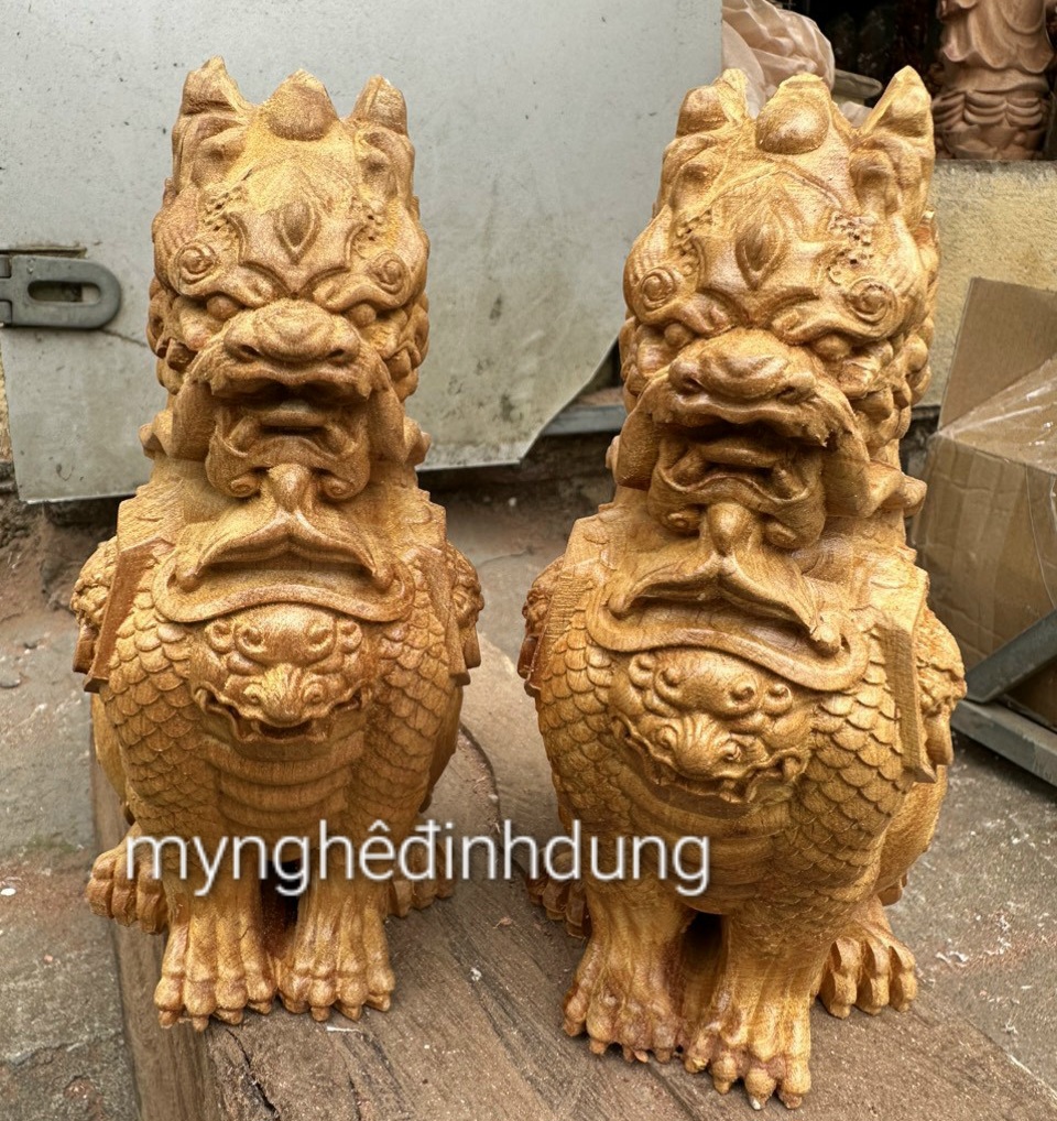 Cặp nghê giữ nhà phong thủy cầu tài lộc bằng gỗ bách xanh thơm nức kt cao 20cm