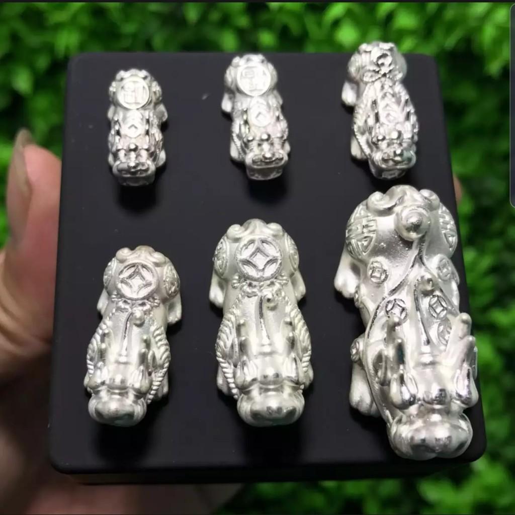 Charm Tỳ hưu bằng bạc dùng để mix vòng phong thuỷ