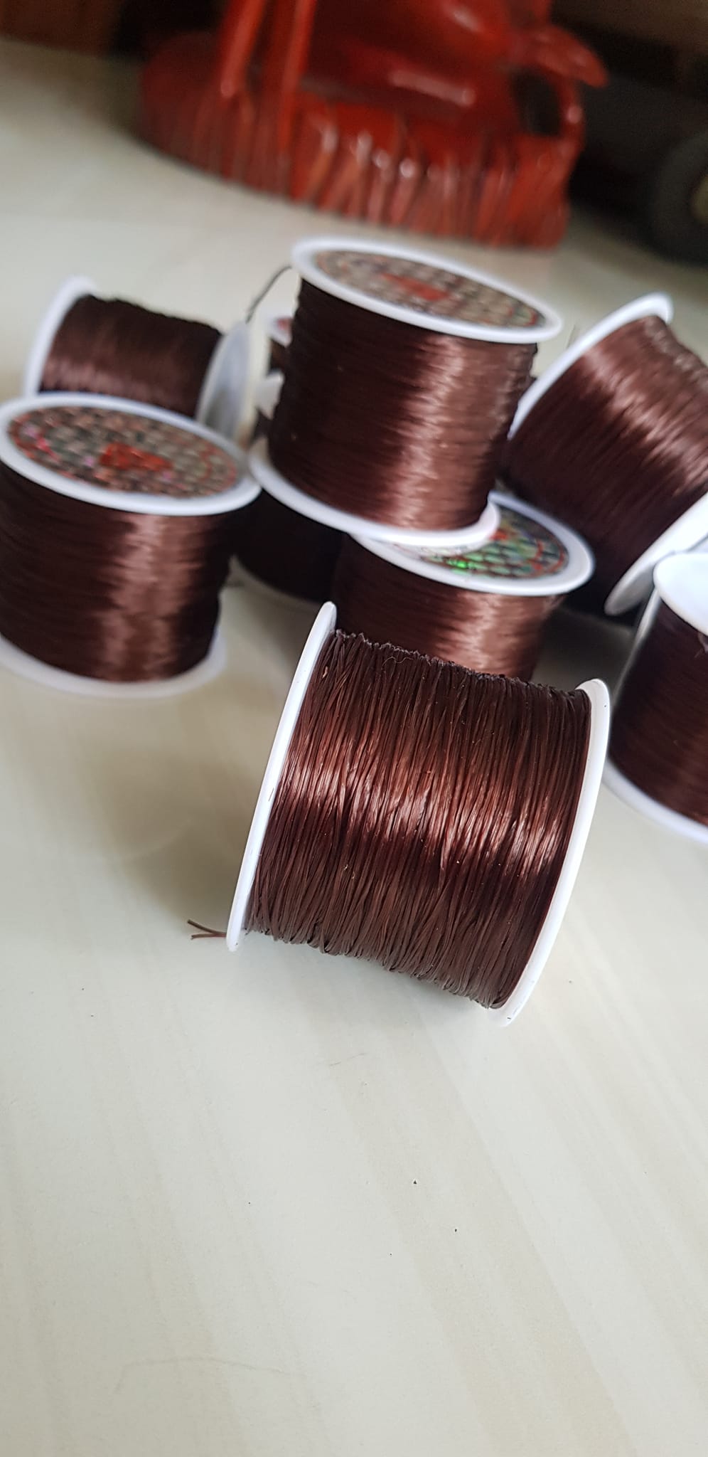 Cuộn Dây Thun CO GIÃN màu Nâu chuyên xỏ vòng đeo tay hạt chuỗi Dây này là dây thun chuyên xỏ vòng chuỗi màu Nâu, có đủ màu Anh Chị đang đeo chuỗi muốn thay dây khác cho vòng thì đặt cuộn Thun chỉ này nhé