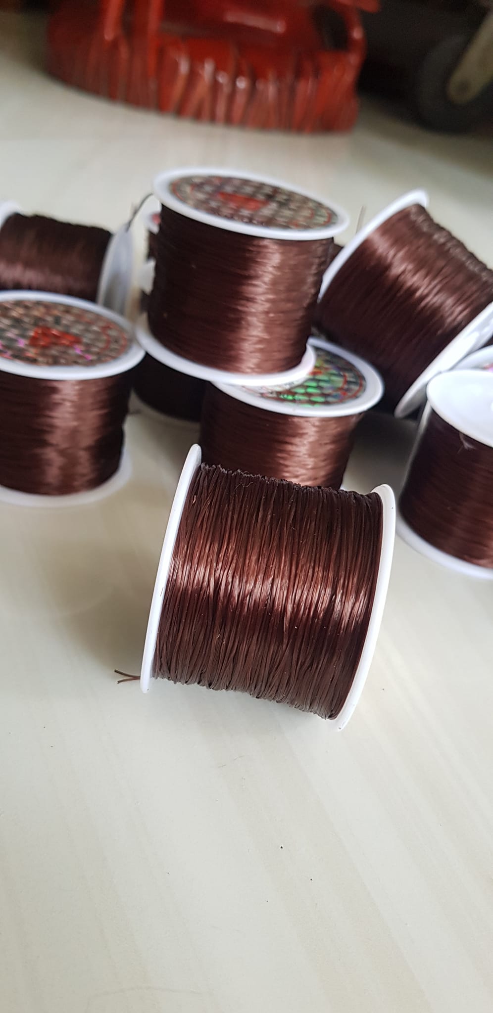 Cuộn Dây Thun CO GIÃN màu Nâu chuyên xỏ vòng đeo tay hạt chuỗi Dây này là dây thun chuyên xỏ vòng chuỗi màu Nâu, có đủ màu Anh Chị đang đeo chuỗi muốn thay dây khác cho vòng thì đặt cuộn Thun chỉ này nhé