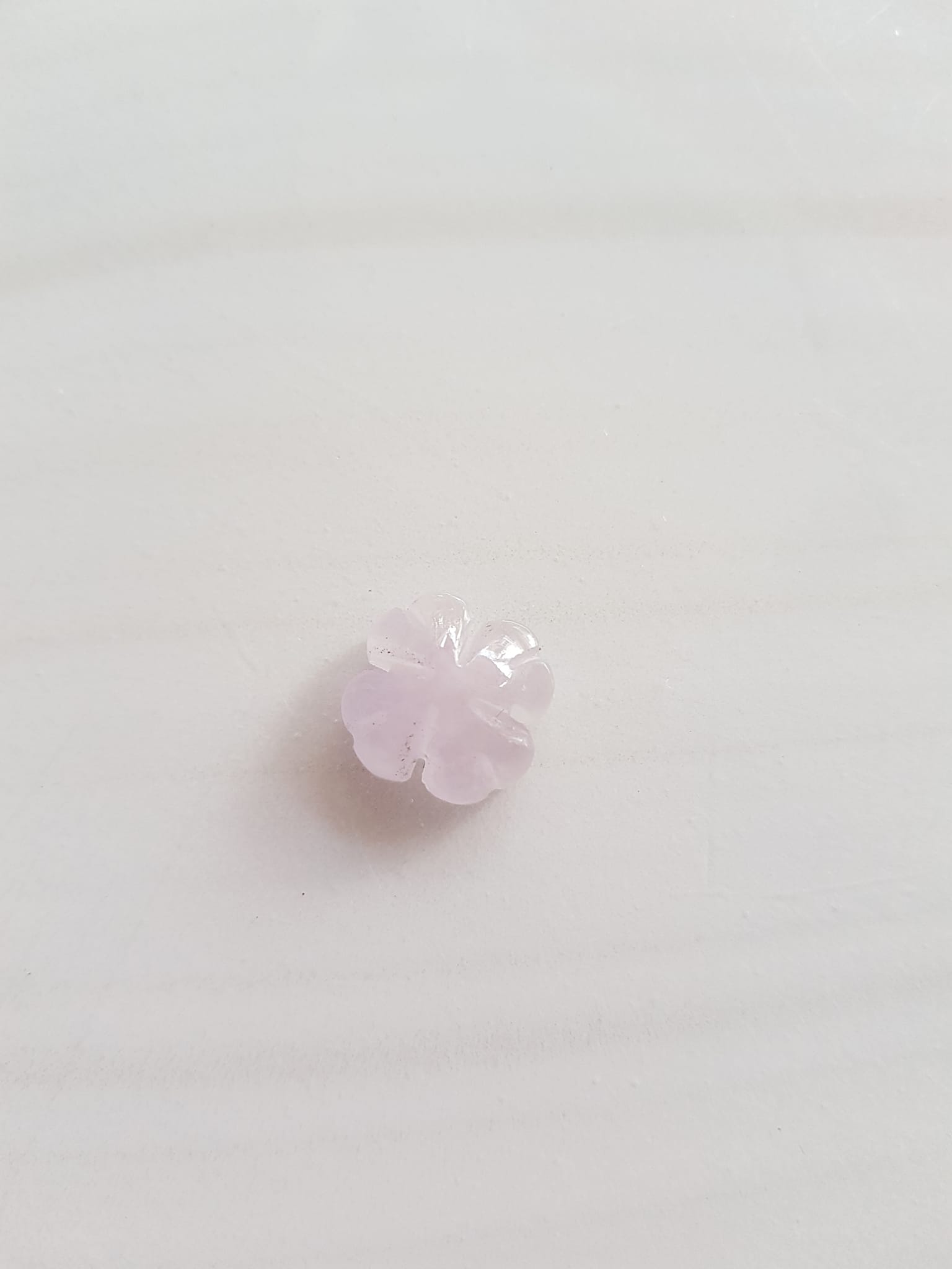 Trang sức phối vòng tay Bông Hoa Cỏ 4 Lá Màu TRẮNG BÓNG TÍM NHẸ đẹp Size bông 14mm x 6mm x lỗ đk 2mm Nữ phối với Vòng đeo tay, làm mặt dây chuyền, mặt nhẫn đeo ạ