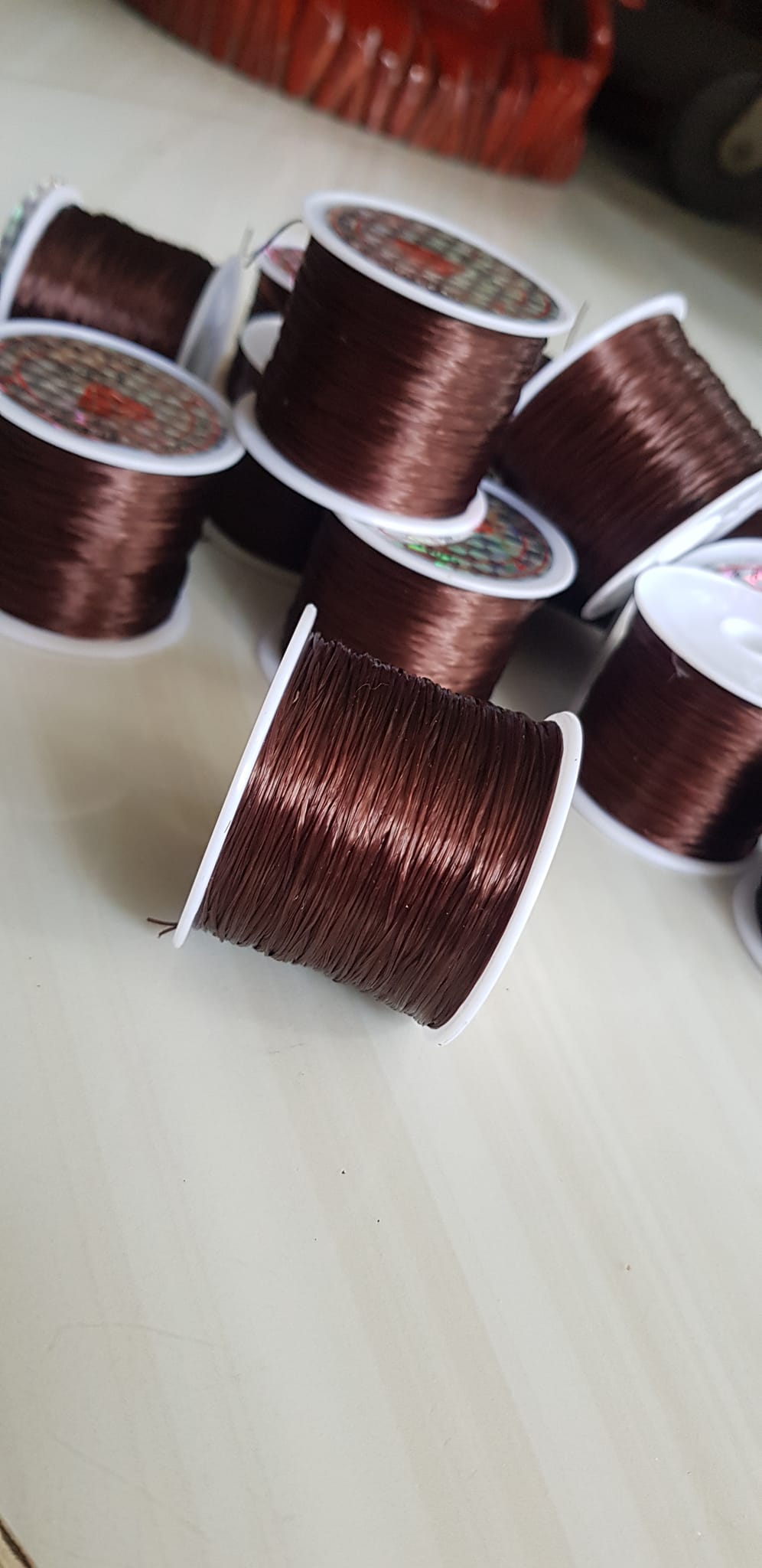 Cuộn Dây Thun CO GIÃN màu Nâu chuyên xỏ vòng đeo tay hạt chuỗi Dây này là dây thun chuyên xỏ vòng chuỗi màu Nâu, có đủ màu Anh Chị đang đeo chuỗi muốn thay dây khác cho vòng thì đặt cuộn Thun chỉ này nhé