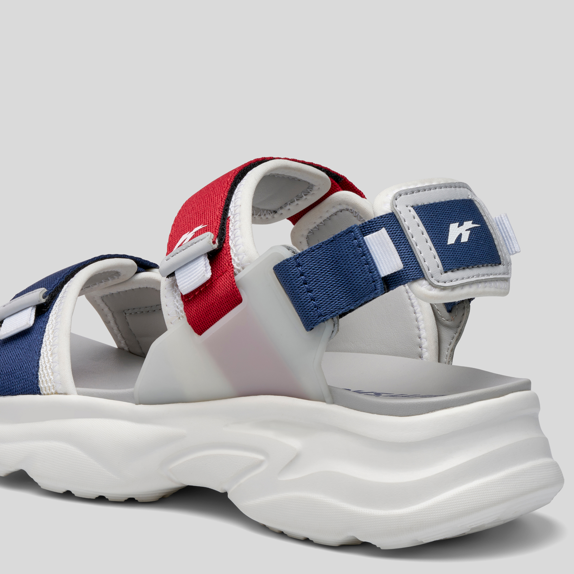 Sandals Thể Thao Nam Biti’s Hunter X Dune – Festive Edition 2K24 HEM001300TRG (Trắng)