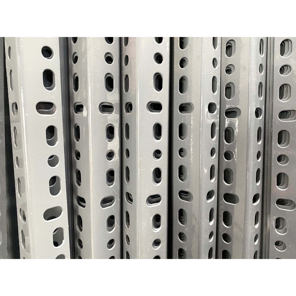 Thanh Sắt V Lỗ Đa Năng V30x30mm dày 1,7mm chiều dài 1.5m - Hàng Chính Hãng