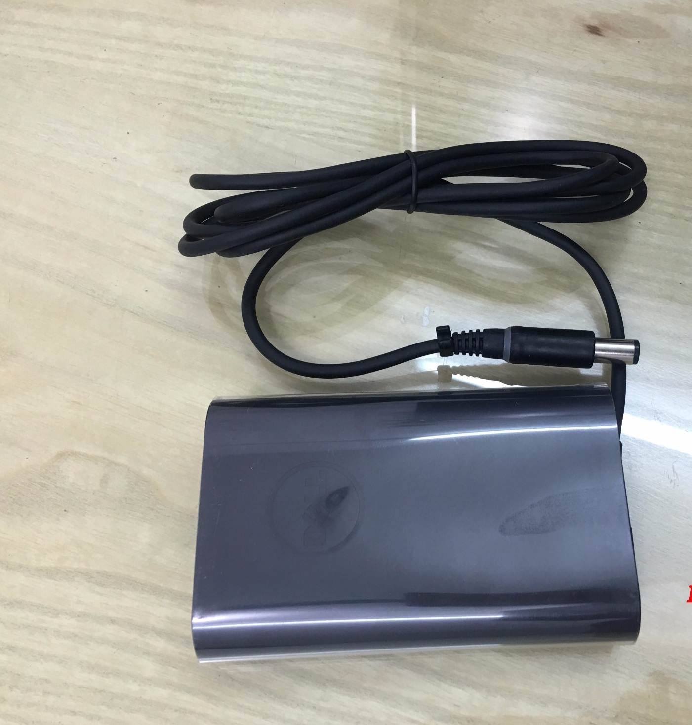 Adapter Sạc laptop Dell Oval 65w, 90w Slim 7.4mm x 5.0mm đầu kim to - Có đèn ở đầu sạc - Hàng chính hãng