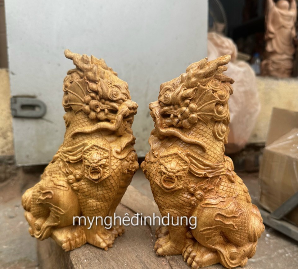 Cặp nghê giữ nhà phong thủy cầu tài lộc bằng gỗ bách xanh thơm nức kt cao 20cm