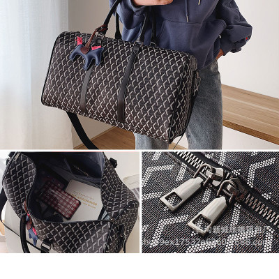 Túi xách du lịch phong cách mới - BEE GEE T1095