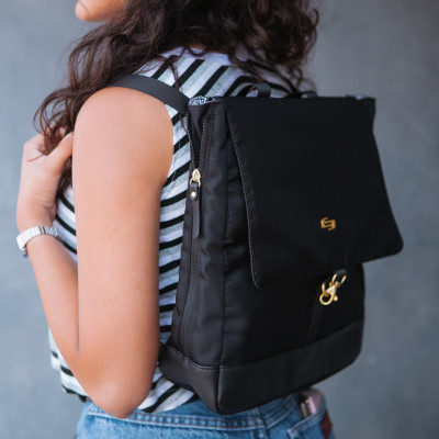 Balo Nữ SOLO Austin Hybrid Tote Ngăn laptop 13.3 inch màu đen phối phụ kiện mạ vàng Mã EXE803 Bảo hành 5 năm chính hãng