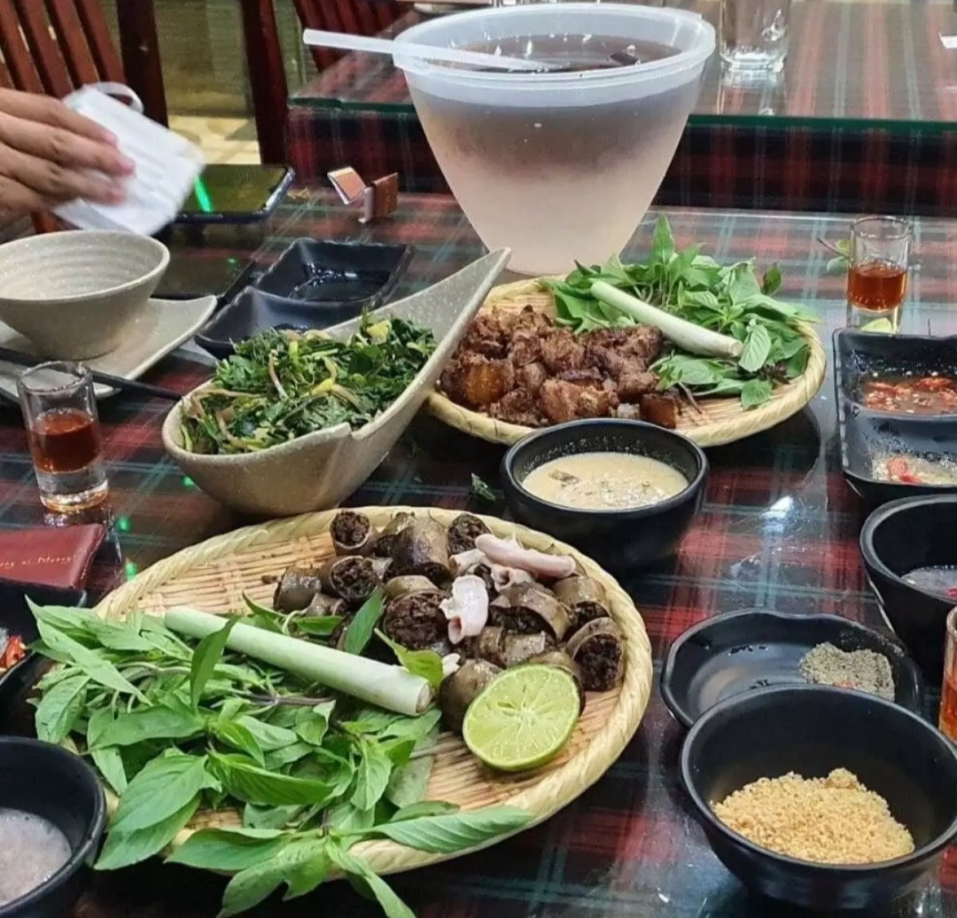 ❄️ BỘ DỤNG CỤ ƯỚP LẠNH RƯỢU – GIỮ NGON, GIỮ MÁT MỌI CUỘC VUI Thiết kế hiện đại – Dễ sử dụng – An toàn cho sức khỏe