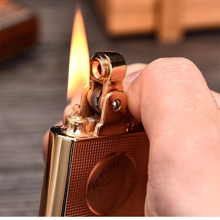 Vỏ Hột Quẹt Bật Lửa Honest BCZ-707 Họa Tiết Đẹp Độc Lạ - Dùng Xăng Bấc Đá Cao Cấp (giao màu ngẫu nhiên)