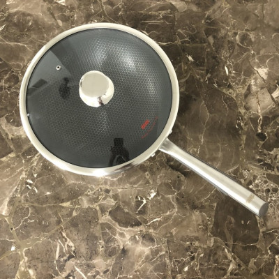 Chảo sâu lòng sử dụng công nghệ phủ chống dính là khoan khắc bề mặt inox 304 cao cấp DSP - Có 2 kích thước 32cm và 34cm - HÀNG NHẬP KHẨU