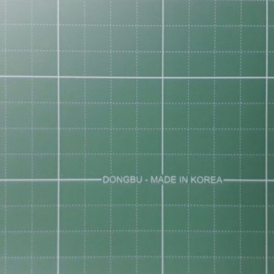 Bảng từ xanh viết phấn kẻ 4 ô ly Bavico KT 0.8x1.2m