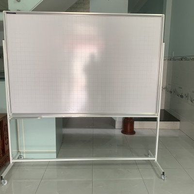 Bảng di động 1 mặt viết bút lông Poly - trắng kẻ ô ly Bavico 1,2x1,6m