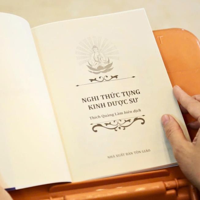 Sách - Nghi Thức Tụng Kinh Dược Sư - Thích Quảng Lâm biên dịch - Vĩnh Nghiêm Books