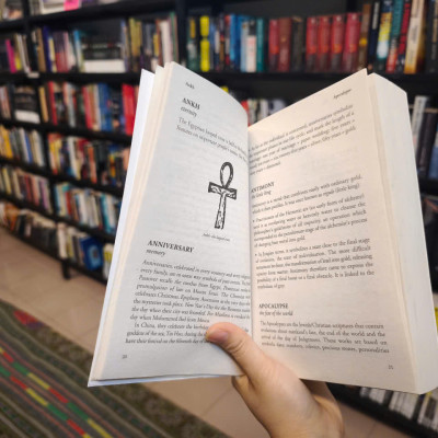 Sách - The Mammoth Book of Lost Symbols: A Dictionary of the Hidden Language of Symbolism (Mammoth Books) by Nadia Julien