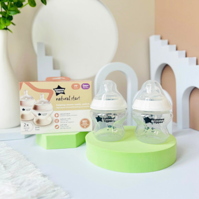 Bình Sữa Ty Siêu Mềm Tự Nhiên Tommee Tippee Natural Start 150ml, Núm Ty Của Bình 0-3 Tháng (Bình đôi)