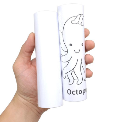 Hộp 12 Màu Sáp Peanut Và Tranh Tô Màu Dán Tường - Y Plus+ CP210600