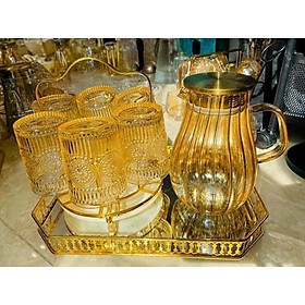 Bộ bình thủy tinh đựng nước uống mắt na  6 cốc kèm khay màu vàng sang trọng