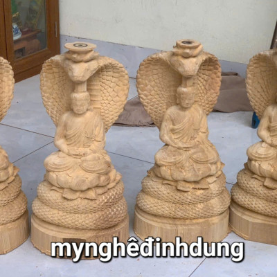 Tượng thần rắn bảo vệ Đức Phật bằng gỗ ngọc am thơm nức kt cao 40x19.5x16cm