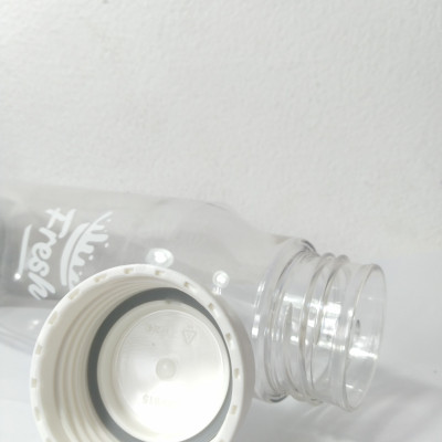 Bình Đựng Nước Hoa Quả Detox Lock&Lock Milky 500ml nhựa PET BPA Free HAP654